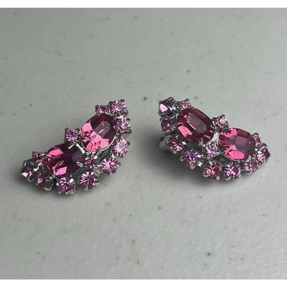 Pink Rhinestone Glass Art Clip On Earrings Silver Tone Crescent Vintage 50s 60s